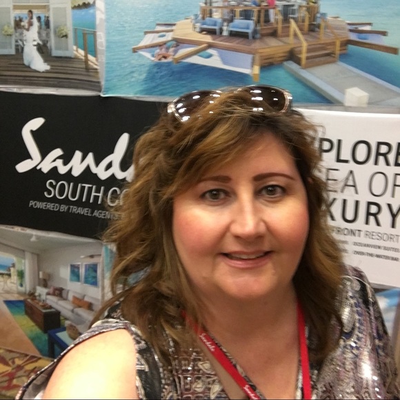 Meet your Posher, Tracey - Picture 2 of 2